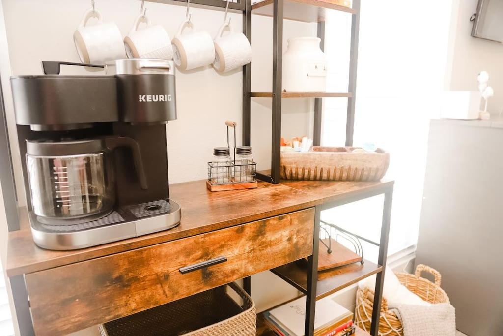Вилла The Little Getaway-Sleeps 4, Firepit, Pet Friendly Pottsboro Экстерьер фото